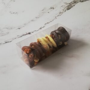 studentenkost gezonde chocolade met noten en rozijnen